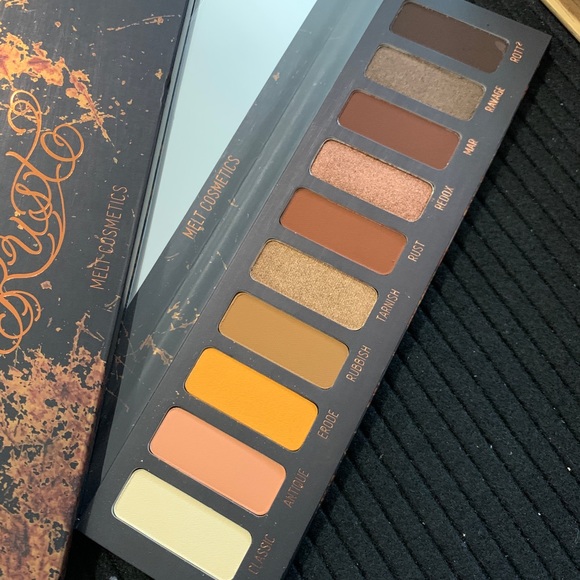 Melt Cosmetics Rust eyeshadow palette - Picture 3 of 5
